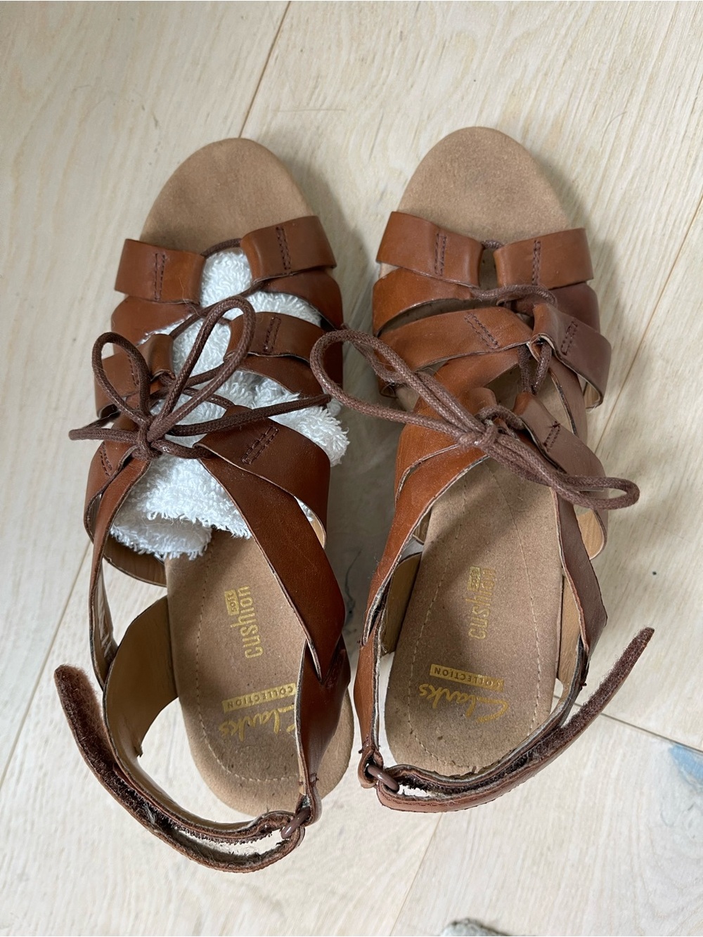 Clarks Women’s Tan Brown Leather Lace-Up Sandals size 8.5